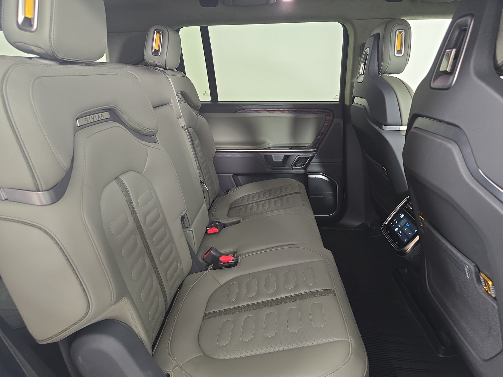 Used 2022 Rivian R1S Launch Edition Quad AWD/4WD image 24
