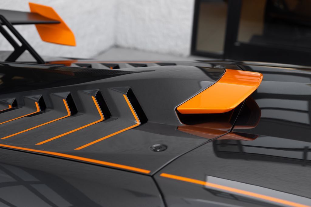 Used 2023 Lamborghini Huracan STO RWD image 8