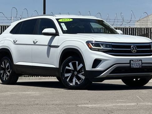 Used 2023 Volkswagen Atlas Cross Sport SE AWD/4WD image 2