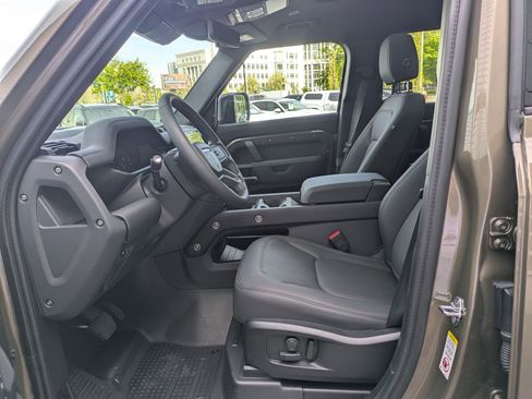 New 2026 Land Rover Defender 110 X-Dynamic SE AWD/4WD image 25