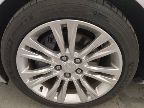 Used 2018 Cadillac XTS Luxury image 31