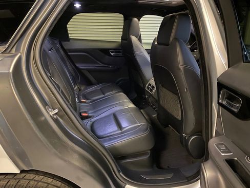 Used 2019 Jaguar F-PACE S image 32