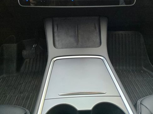 Used 2024 Tesla Model Y Long Range image 23