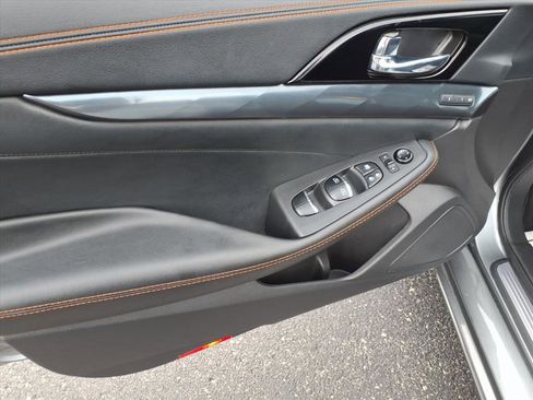 Used 2023 Nissan Maxima SR w/ Sport Mat Group image 11