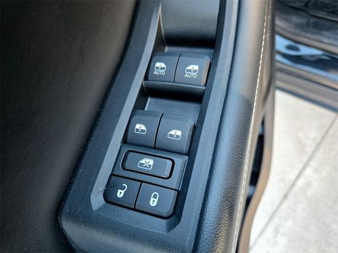 Used 2023 Jeep Grand Cherokee L Altitude image 35