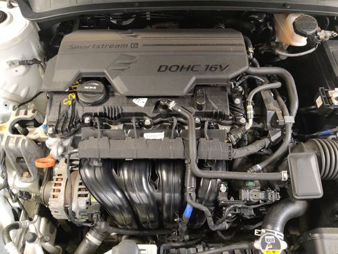 Used 2021 Hyundai Elantra SEL FWD image 30