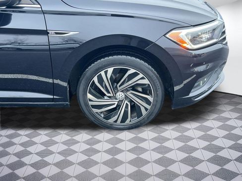 Used 2019 Volkswagen Jetta SEL Premium image 11