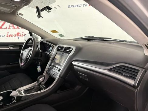 Used 2016 Ford Fusion SE FWD image 26