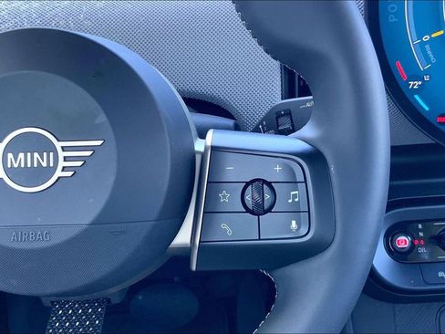 Certified 2025 MINI Cooper S image 21