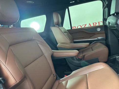 New 2025 Lincoln Navigator Reserve image 23