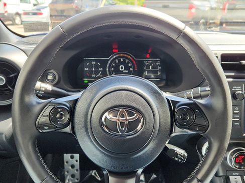 Used 2023 Toyota GR86 Premium RWD image 17