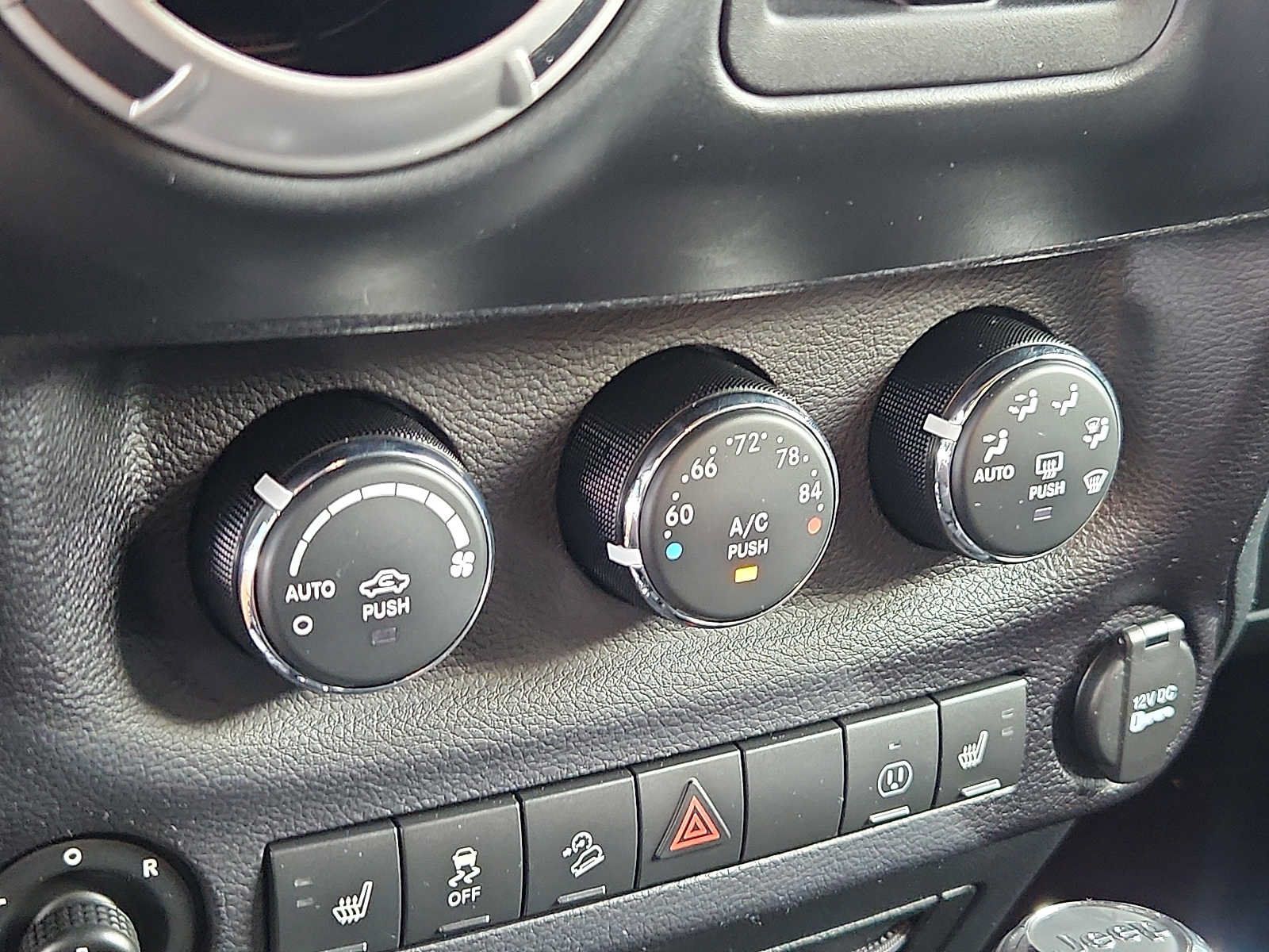 Used 2016 Jeep Wrangler Unlimited Sahara w/ Dual Top Group AWD/4WD image 15