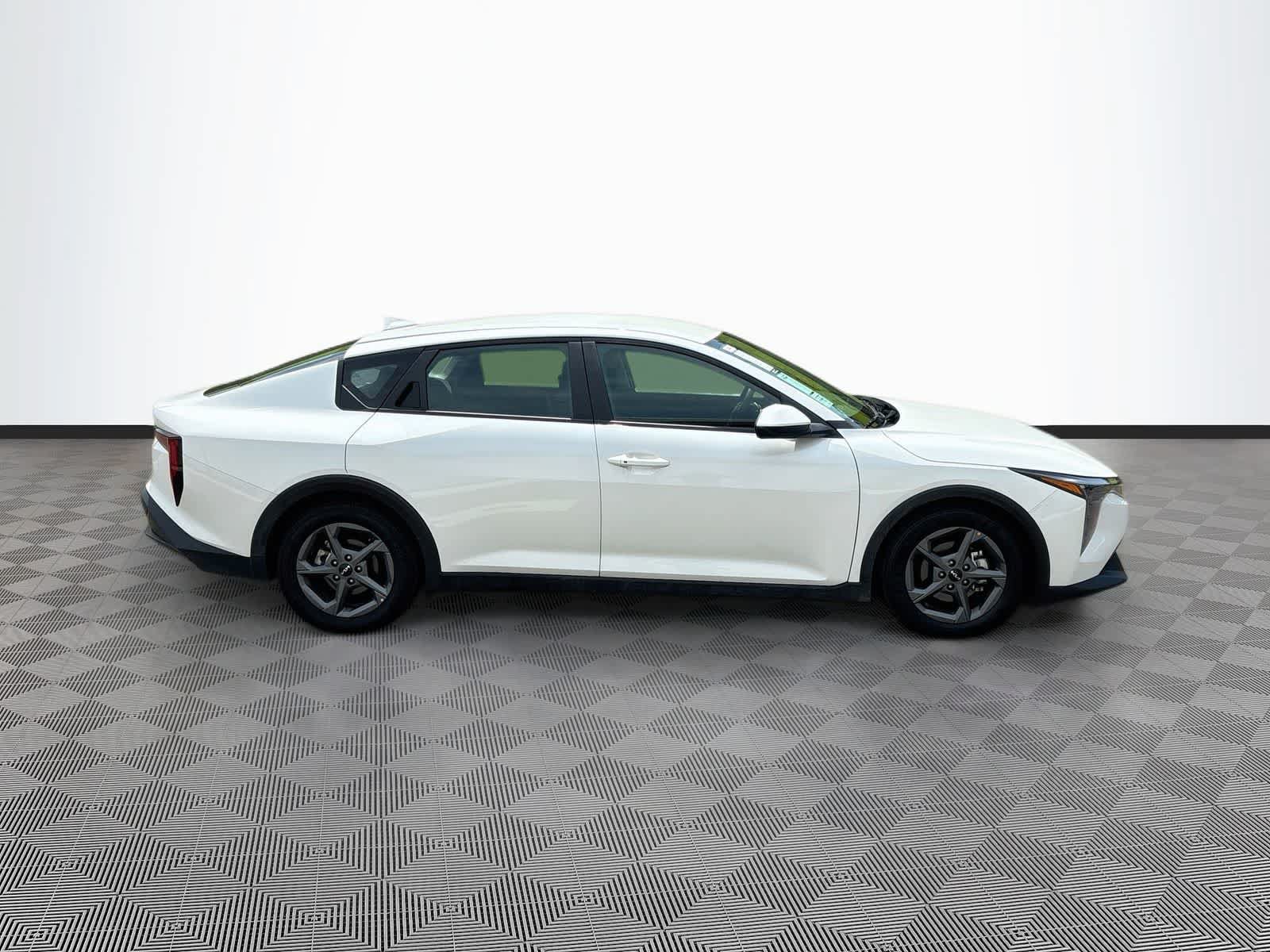 Used 2025 Kia K4 FWD image 4