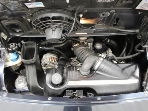 Used 2005 Porsche 911 Carrera image 21