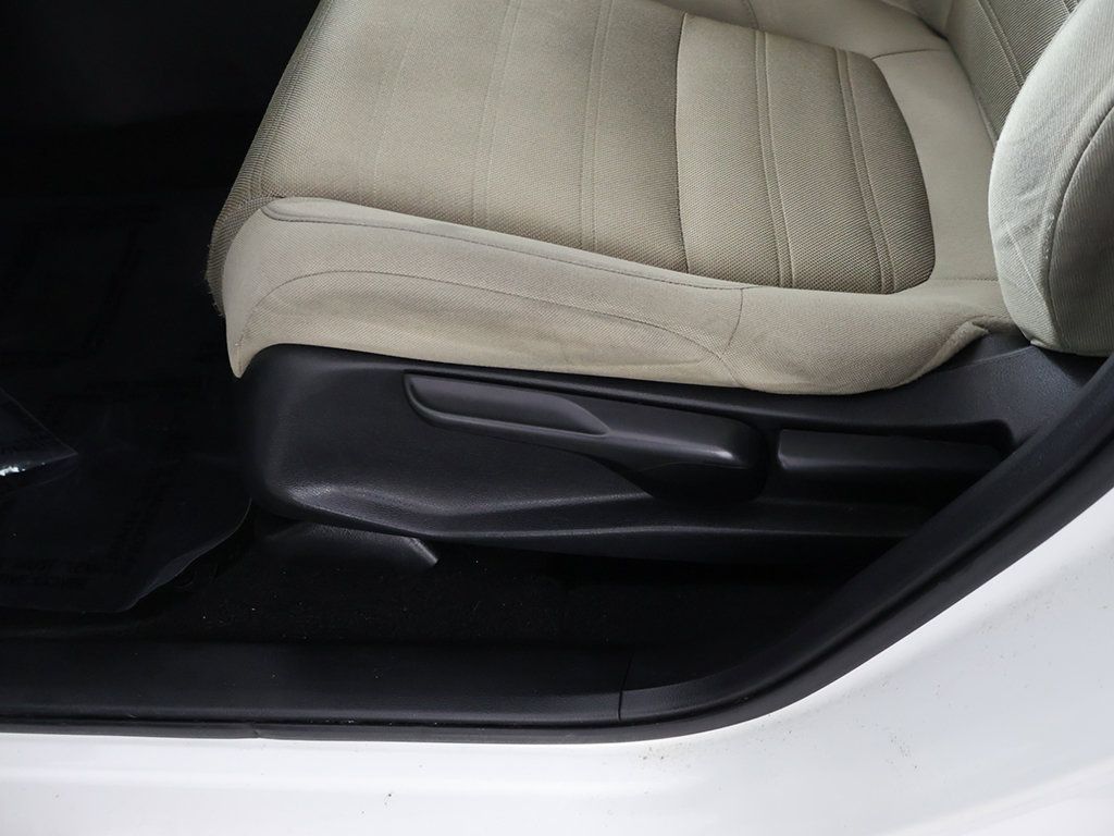 Used 2018 Honda CR-V LX image 29