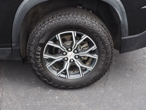 Used 2024 GMC Acadia AT4 w/ Luxury Package AWD/4WD image 9