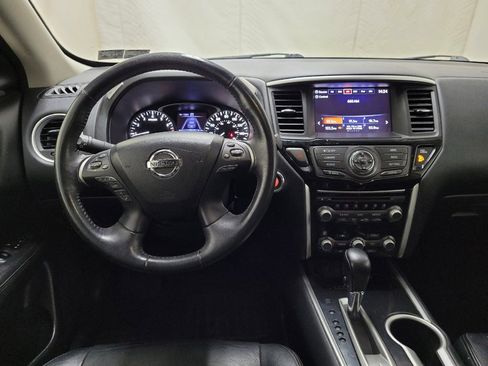 Used 2019 Nissan Pathfinder SV image 22