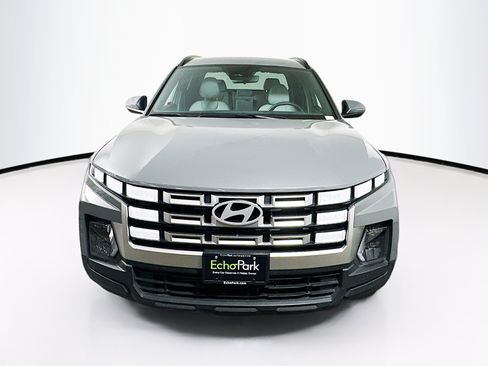 Used 2025 Hyundai Santa Cruz SEL FWD image 2