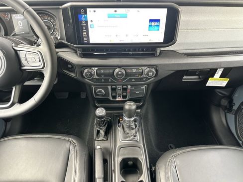 Used 2026 Jeep Wrangler Sport S image 12