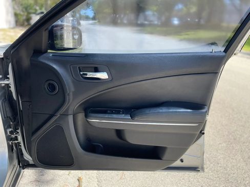 Used 2012 Dodge Charger SE RWD image 26