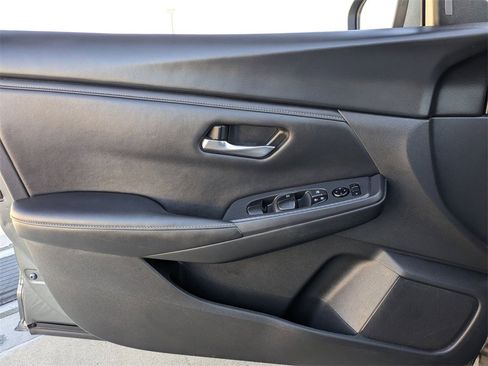 Used 2024 Nissan Sentra SV image 11