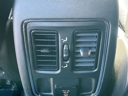 Used 2022 Jeep Grand Cherokee Laredo X AWD/4WD image 24