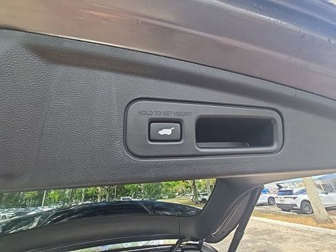 Used 2025 Acura MDX A-Spec image 33