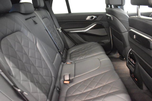 Used 2025 BMW X5 xDrive40i AWD/4WD image 17