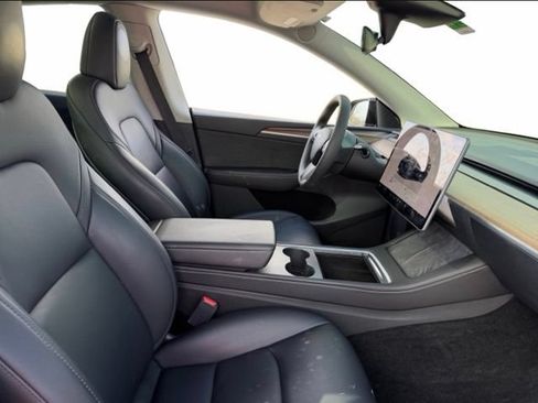 Used 2023 Tesla Model Y Performance AWD/4WD image 17