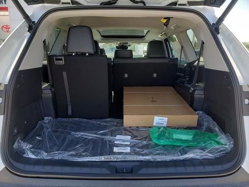 New 2026 Toyota Grand Highlander AWD Hybrid image 7