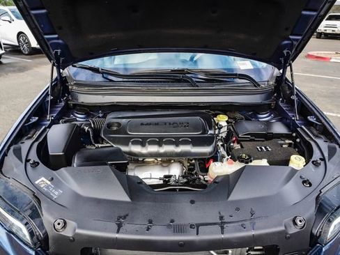 Used 2019 Jeep Cherokee Limited w/ Technology Group image 30