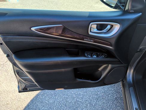 Used 2019 INFINITI QX60 Luxe w/ Sensory Package image 16