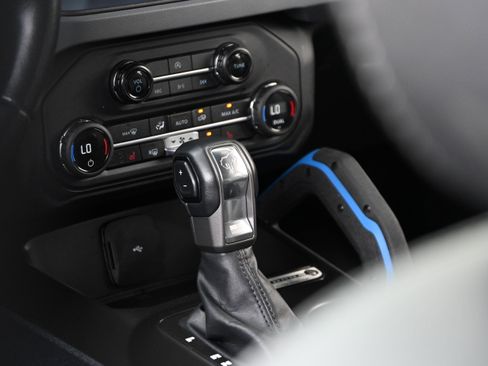 Used 2024 Ford Bronco Black Diamond image 22