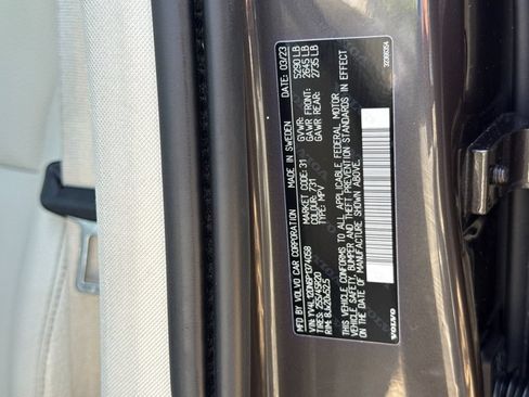 Certified 2023 Volvo XC60 B5 Plus w/ Protection Package Premier FWD image 28