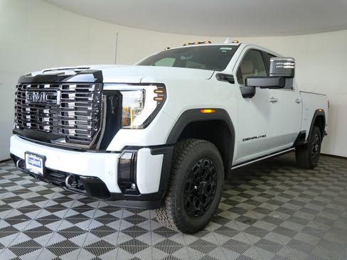 New 2026 GMC Sierra 3500 Denali Ultimate AWD/4WD image 7