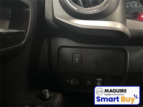 Used 2021 Toyota Tacoma TRD Off-Road image 14