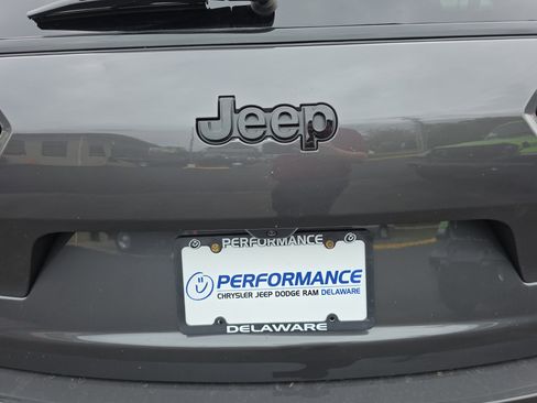 New 2025 Jeep Grand Cherokee L Altitude image 30