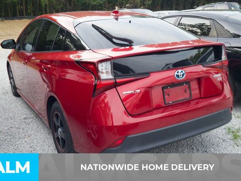 Used 2019 Toyota Prius XLE FWD image 4