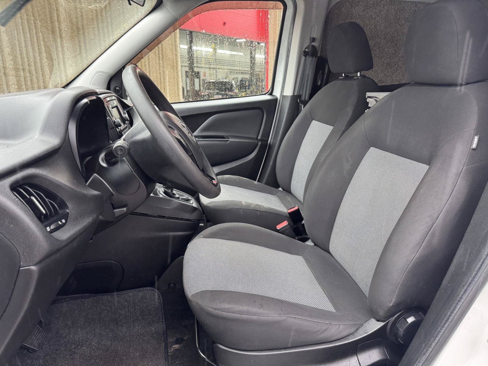 Used 2019 RAM ProMaster City Tradesman FWD image 3