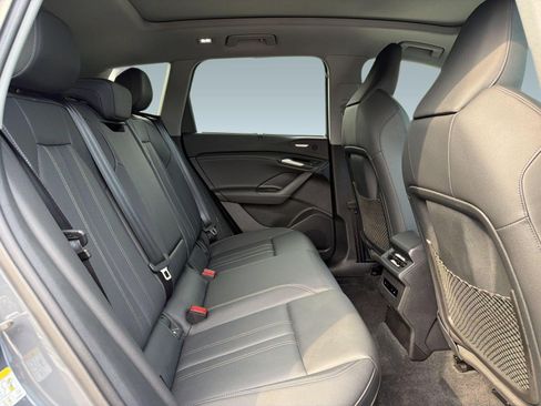Used 2025 Audi Q6 e-tron Premium Plus w/ Premium Plus AWD/4WD image 31