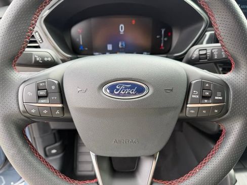 Used 2025 Ford Escape ST-Line w/ Tech Pack #1 FWD image 13