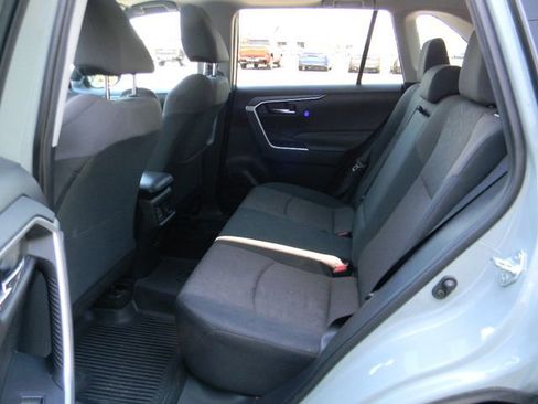 Used 2019 Toyota RAV4 XLE AWD/4WD image 19
