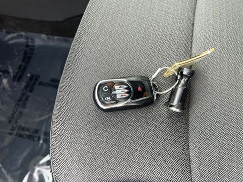Used 2025 Buick Encore GX Preferred AWD/4WD image 21