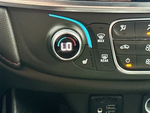 Used 2023 Chevrolet Traverse RS image 21