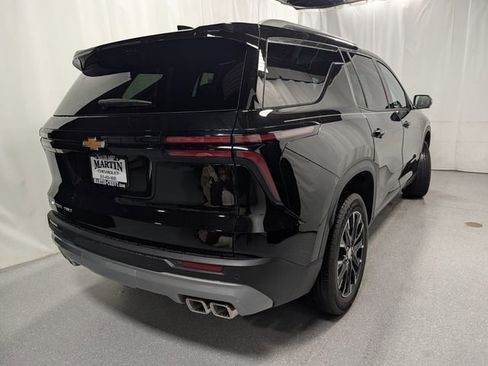 New 2026 Chevrolet Traverse LT w/ Sun and Wheel Package AWD/4WD image 3