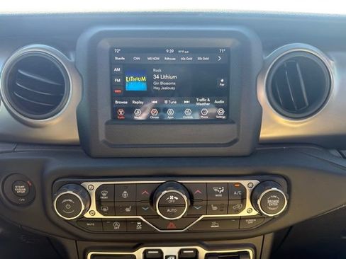 Used 2020 Jeep Gladiator Sport w/ Quick Order Package 24S AWD/4WD image 16