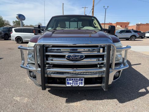Used 2011 Ford F250 Lariat w/ Lariat Interior Pkg RWD image 2