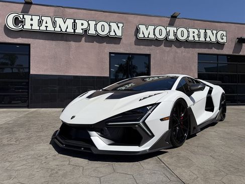 Used 2026 Lamborghini Revuelto AWD/4WD image 2
