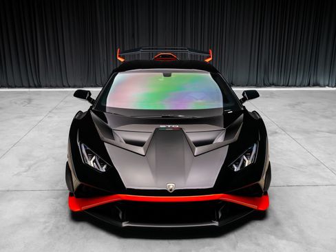Used 2021 Lamborghini Huracan STO RWD image 39
