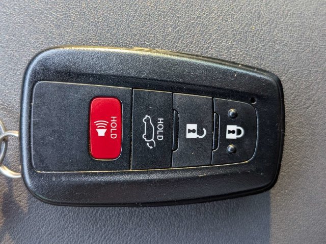 Used 2022 Toyota Highlander Bronze Edition FWD image 30